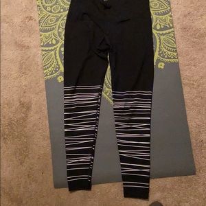Black and white Go-Dry Leggings